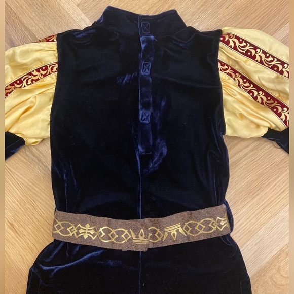 Disney Boy’s Sleeping Beauty Prince Phillip Costume - Picture 7 of 14